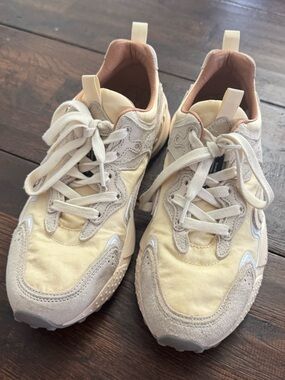 Flower Mountain Neutral Cream/Beige Casual Sneakers Size 10